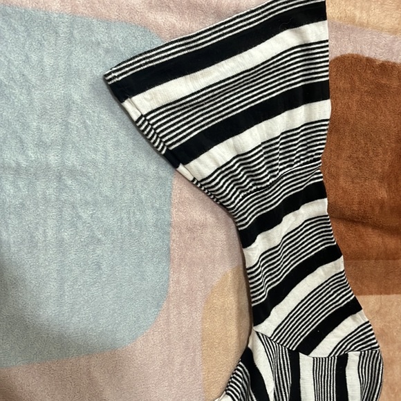 Ladies top - Picture 2 of 3